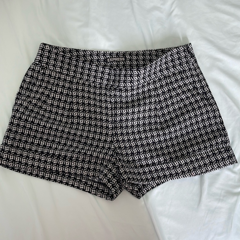 Express Shorts with pockets